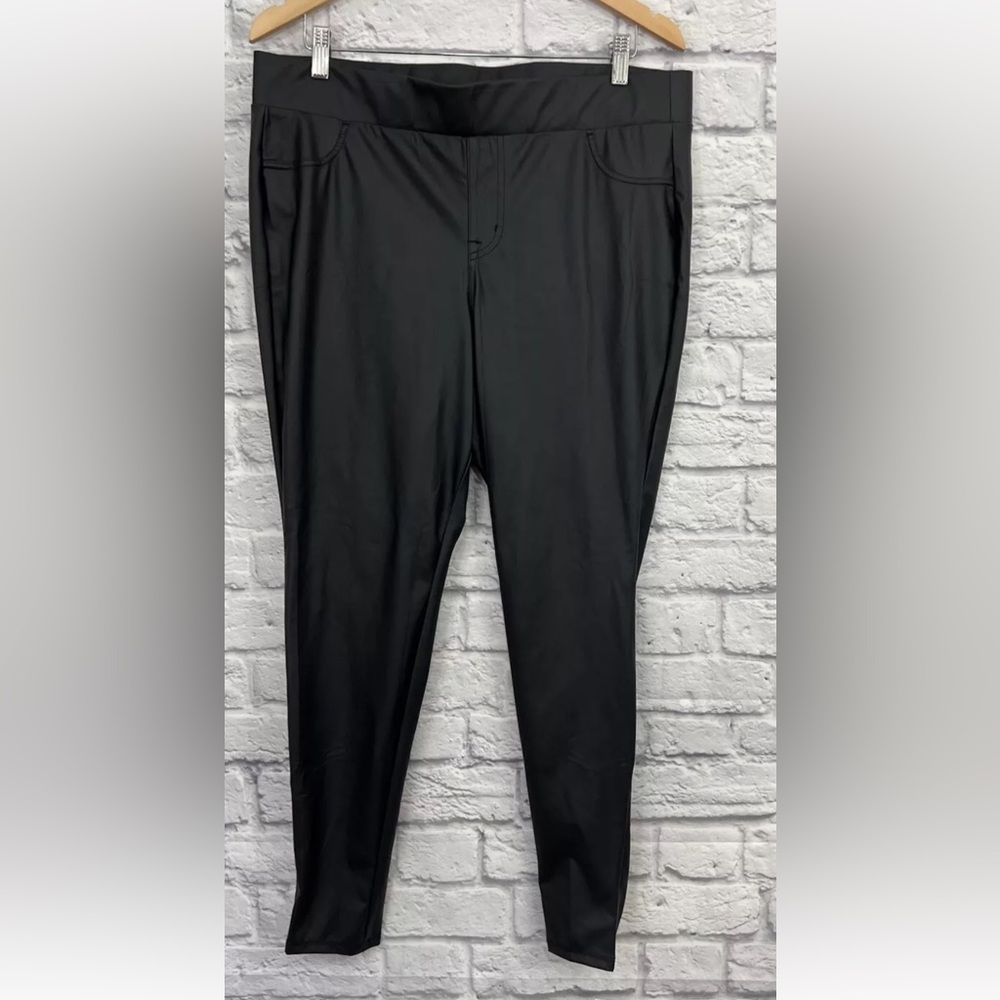TORRID BLACK FAUX LEATHER LEGGINGS SIZE 2 (2X)